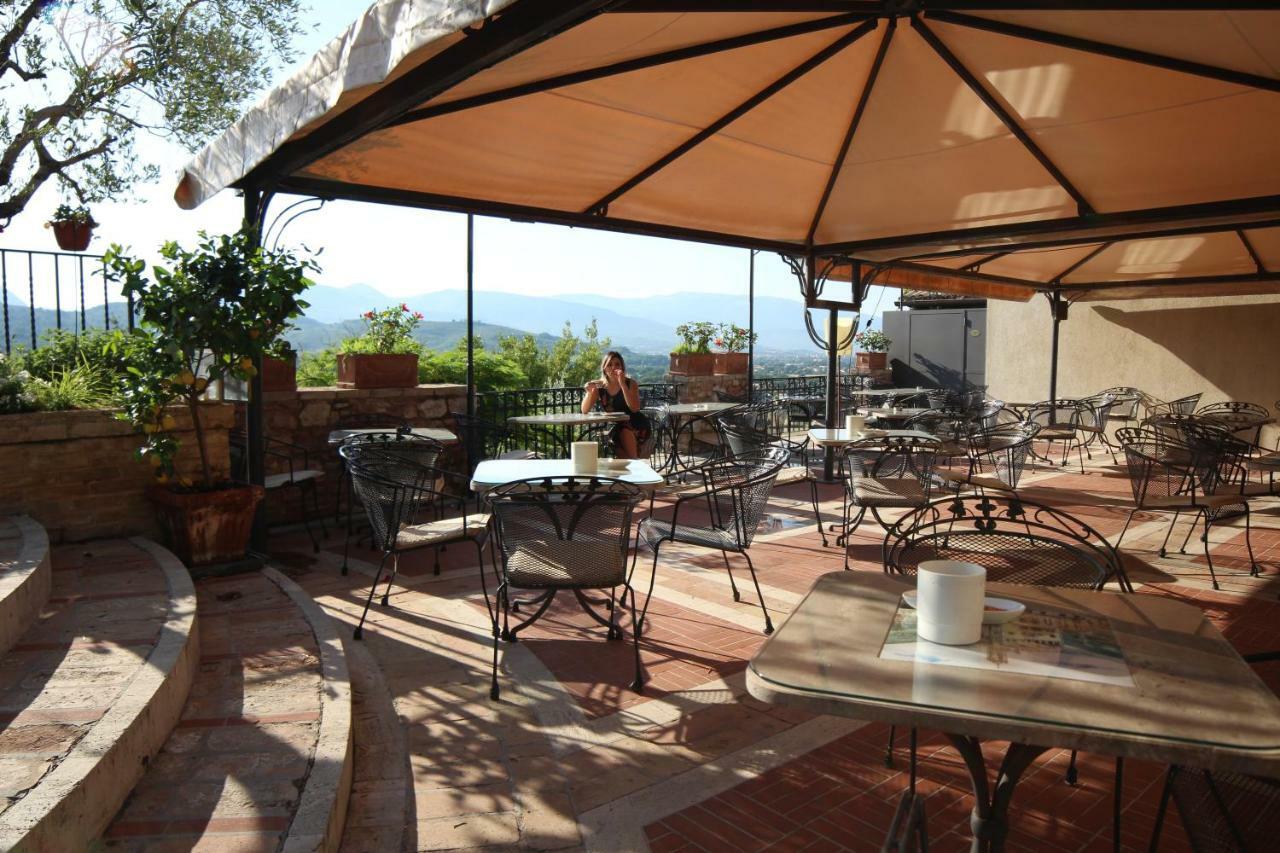 Hotel La Bastiglia à Spello Extérieur photo